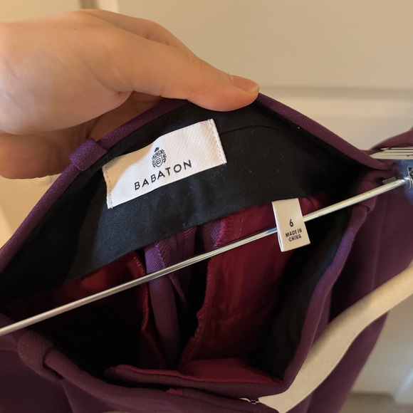 Aritzia Babaton Pleated Trouser Pants Plum - Size 6 - Picture 5 of 5